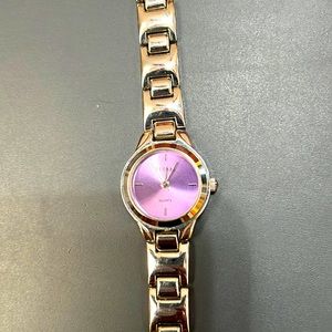 EUC 💜 Decade vintage silver tone watch with purple violet face
